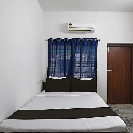 Oyo Hotel Chinar Park Calcuta Exterior foto