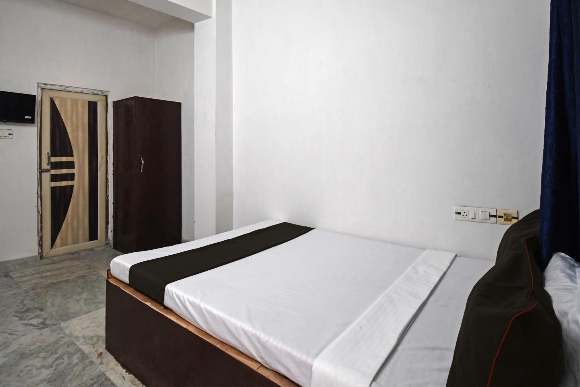 Oyo Hotel Chinar Park Calcuta Exterior foto