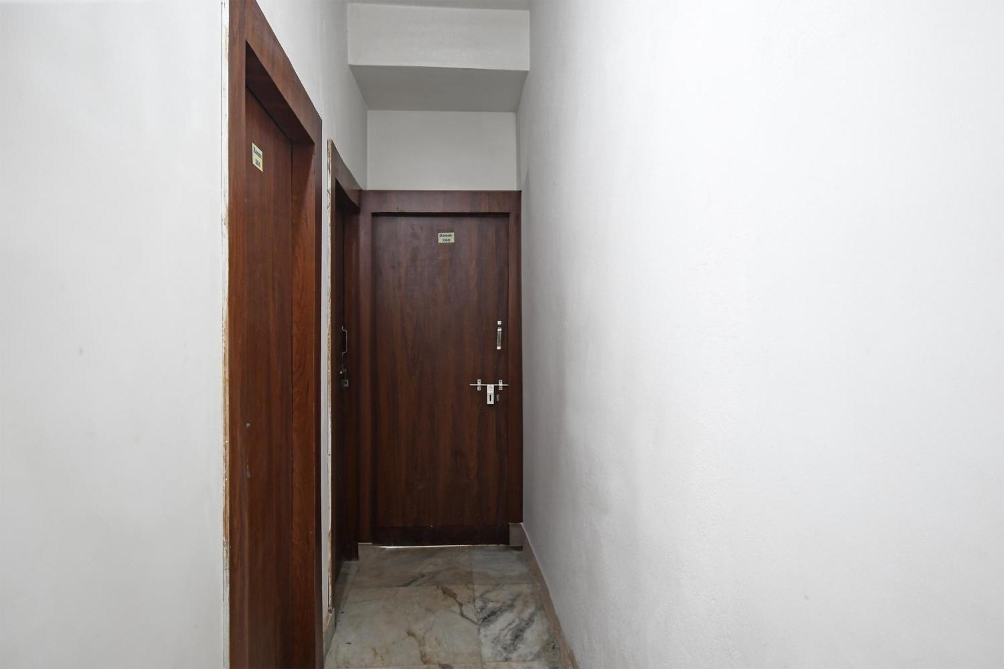 Oyo Hotel Chinar Park Calcuta Exterior foto
